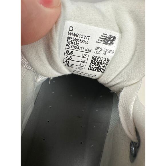 New Balance shoes - Picture 8 of 9